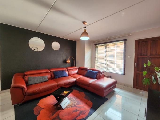 2 Bedroom Apartment for Sale For Sale in Albertsdal - MR675006