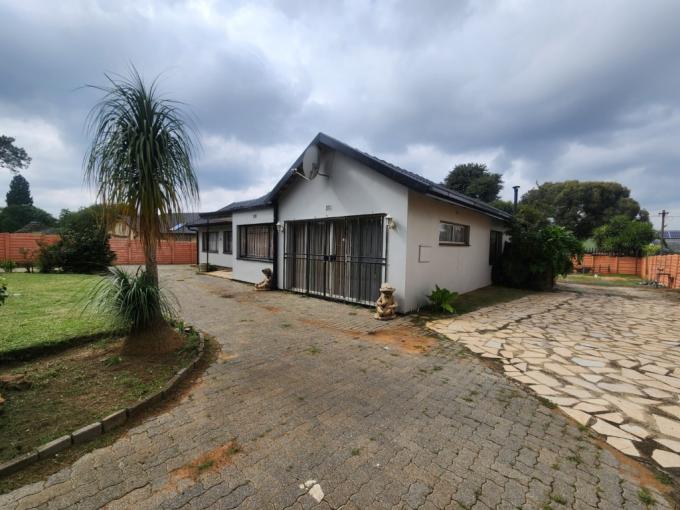 3 Bedroom House for Sale For Sale in General Albertspark - MR675007