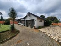 3 Bedroom 2 Bathroom House for Sale for sale in General Albertspark