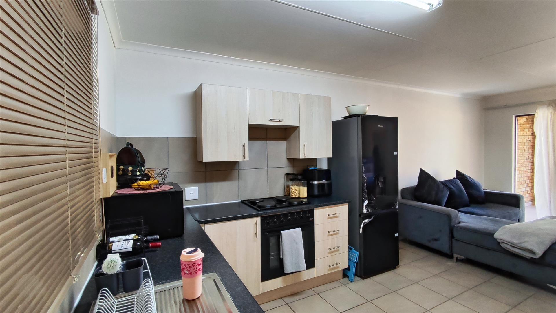 Kitchen - 11 square meters of property in Albertsdal