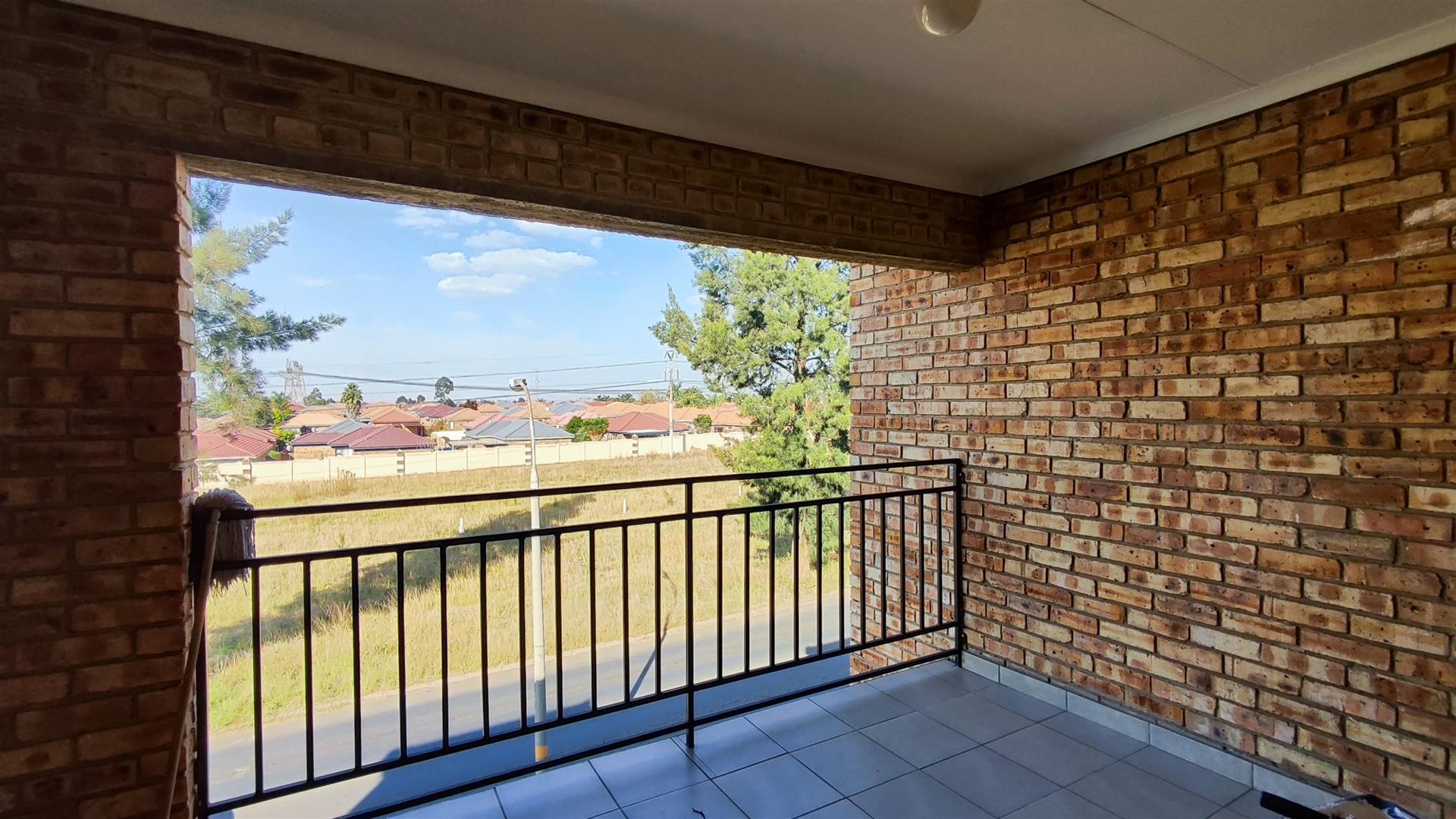 Balcony - 10 square meters of property in Albertsdal