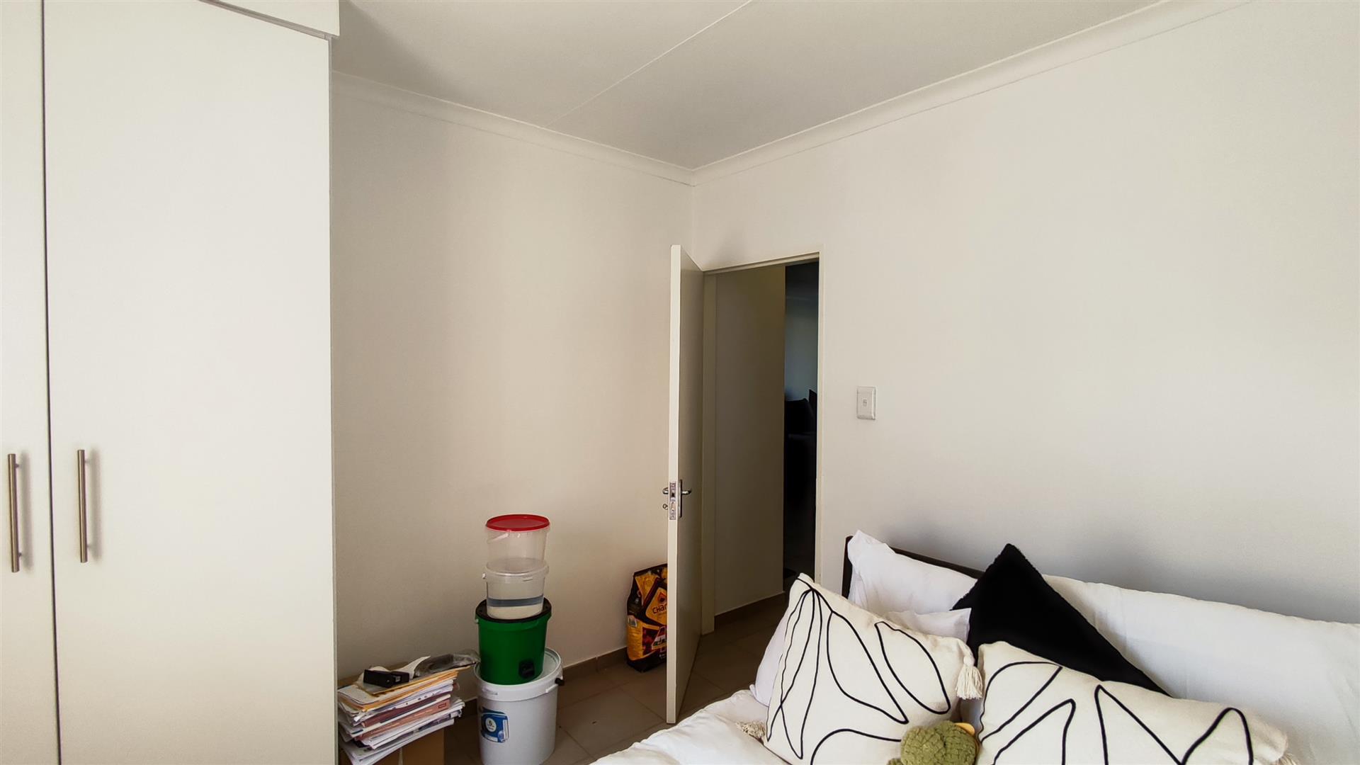 Bed Room 2 - 10 square meters of property in Albertsdal