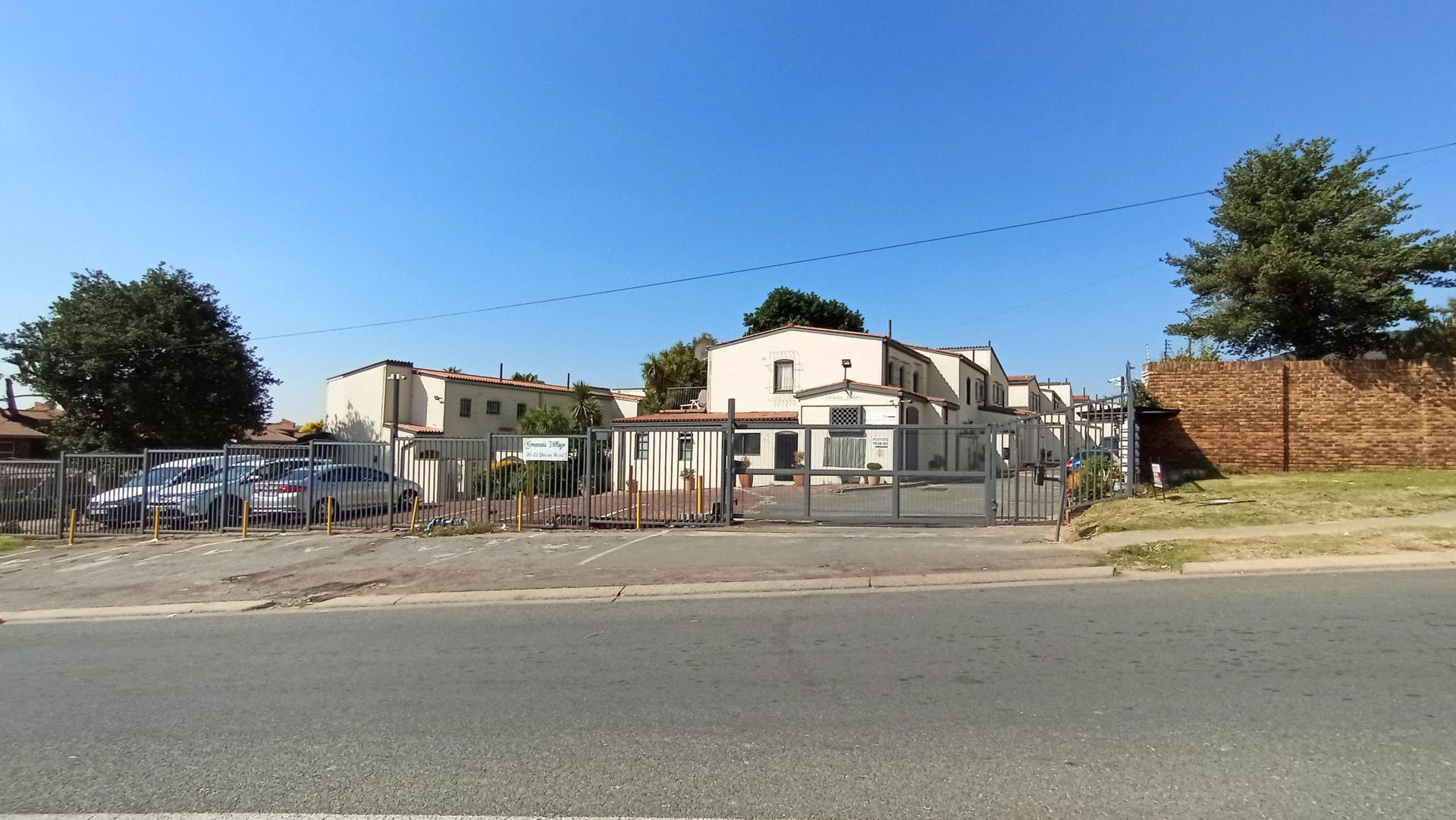 Front View of property in Corlett Gardens