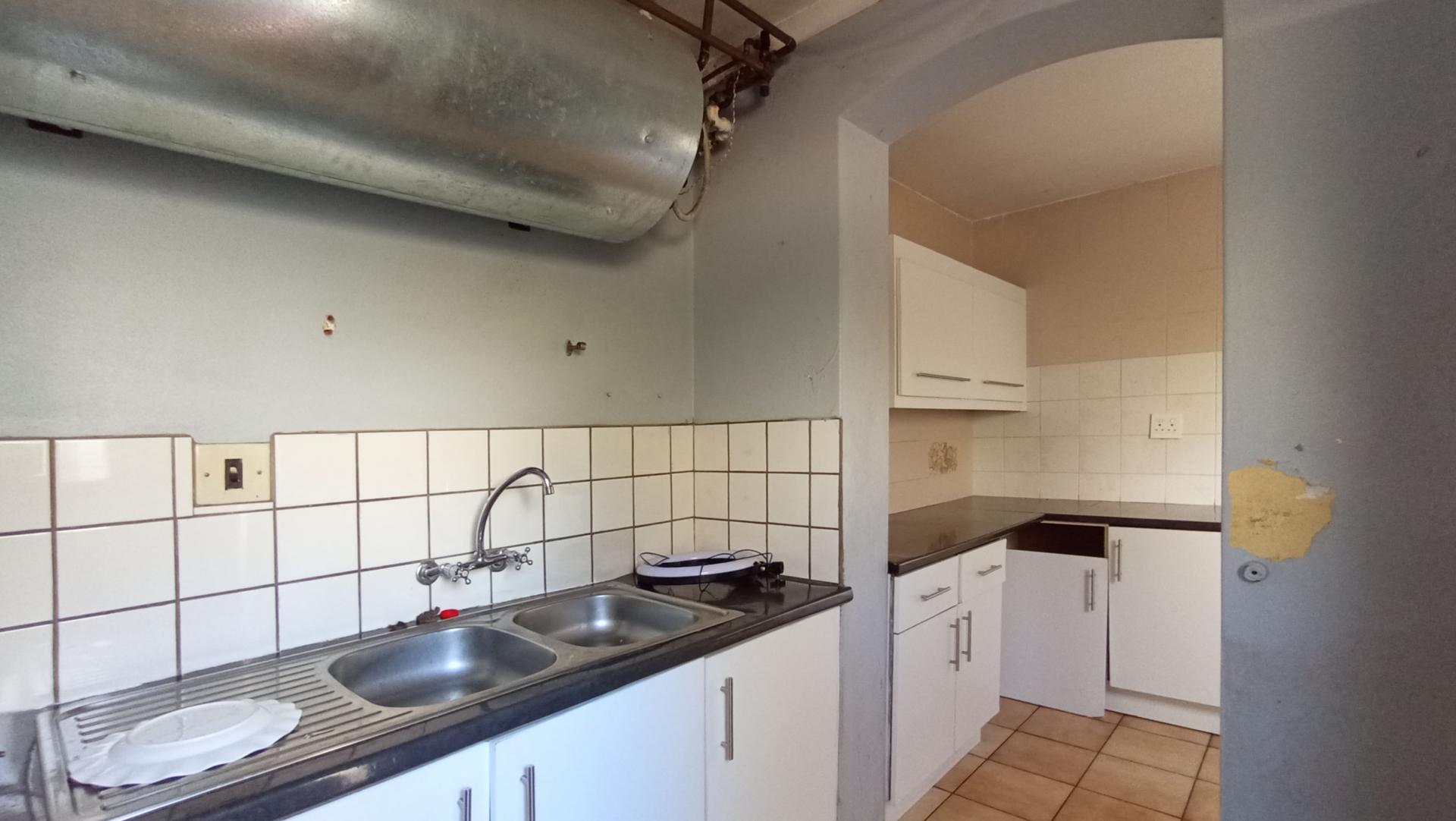 Scullery - 5 square meters of property in Corlett Gardens