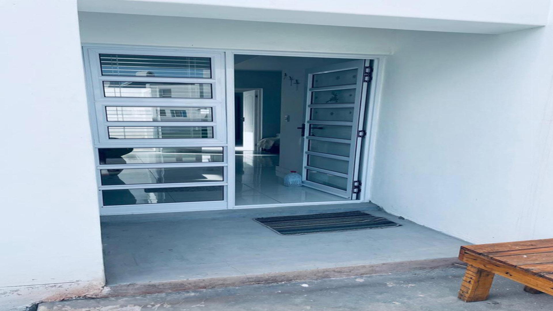 Front View of property in St Helena Bay