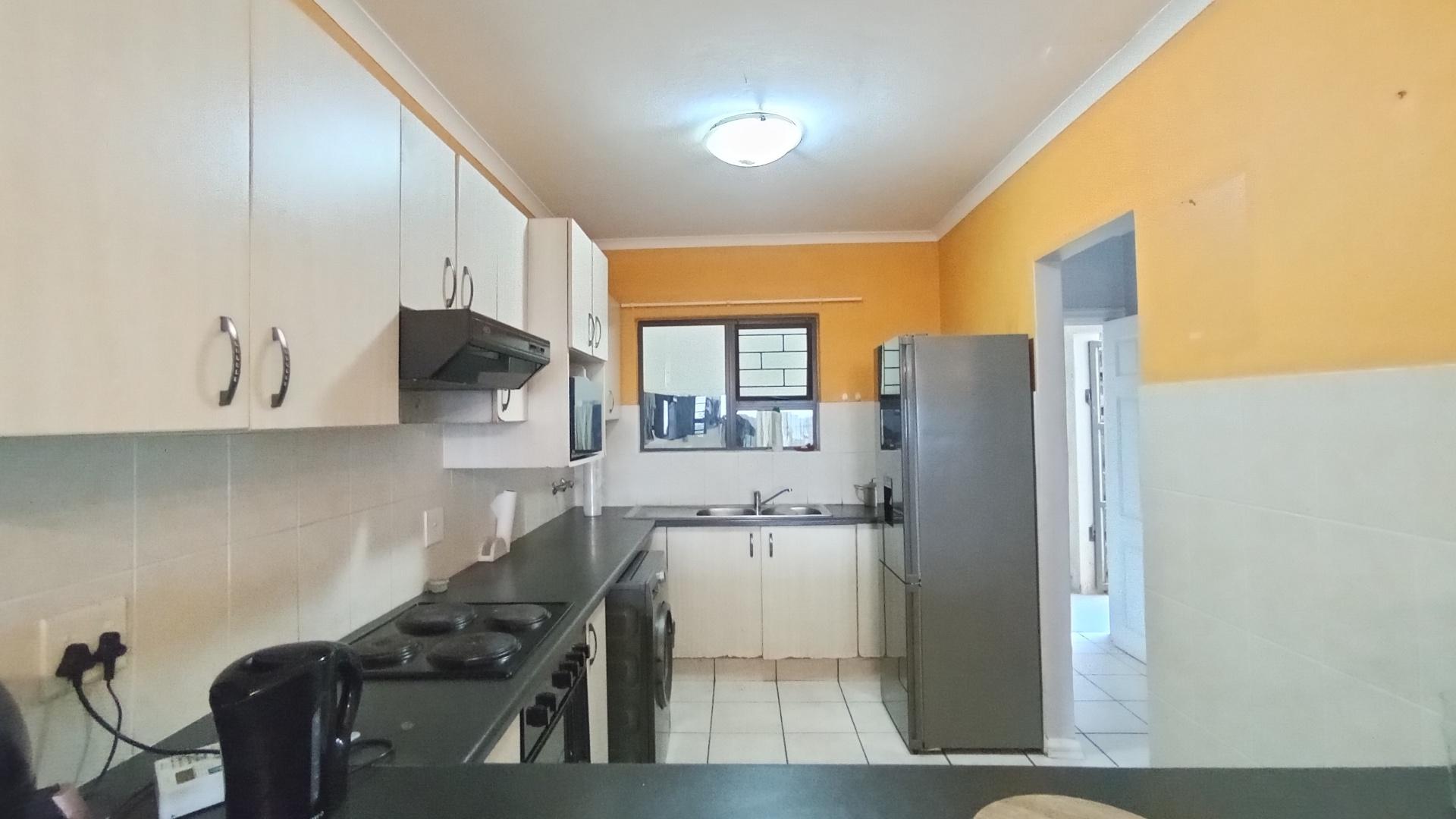 Kitchen - 12 square meters of property in The Wolds