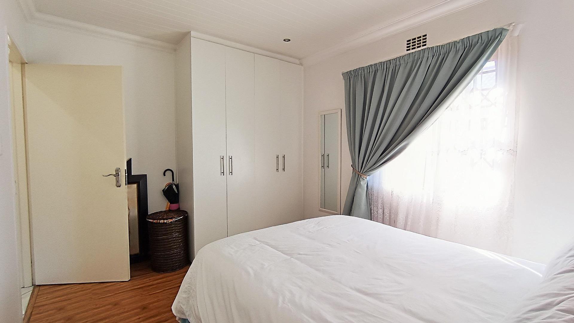 Bed Room 2 - 12 square meters of property in Hagley