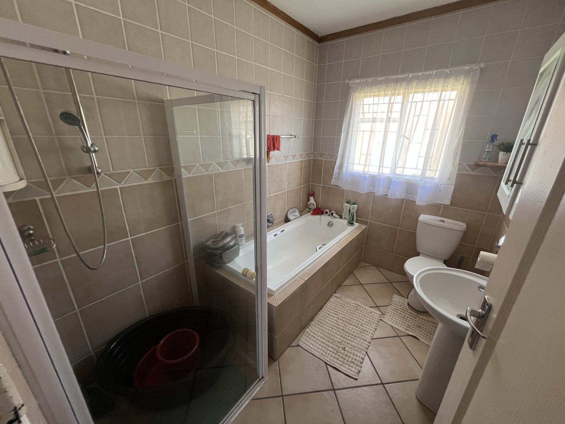 Bathroom 1 of property in Wilkoppies