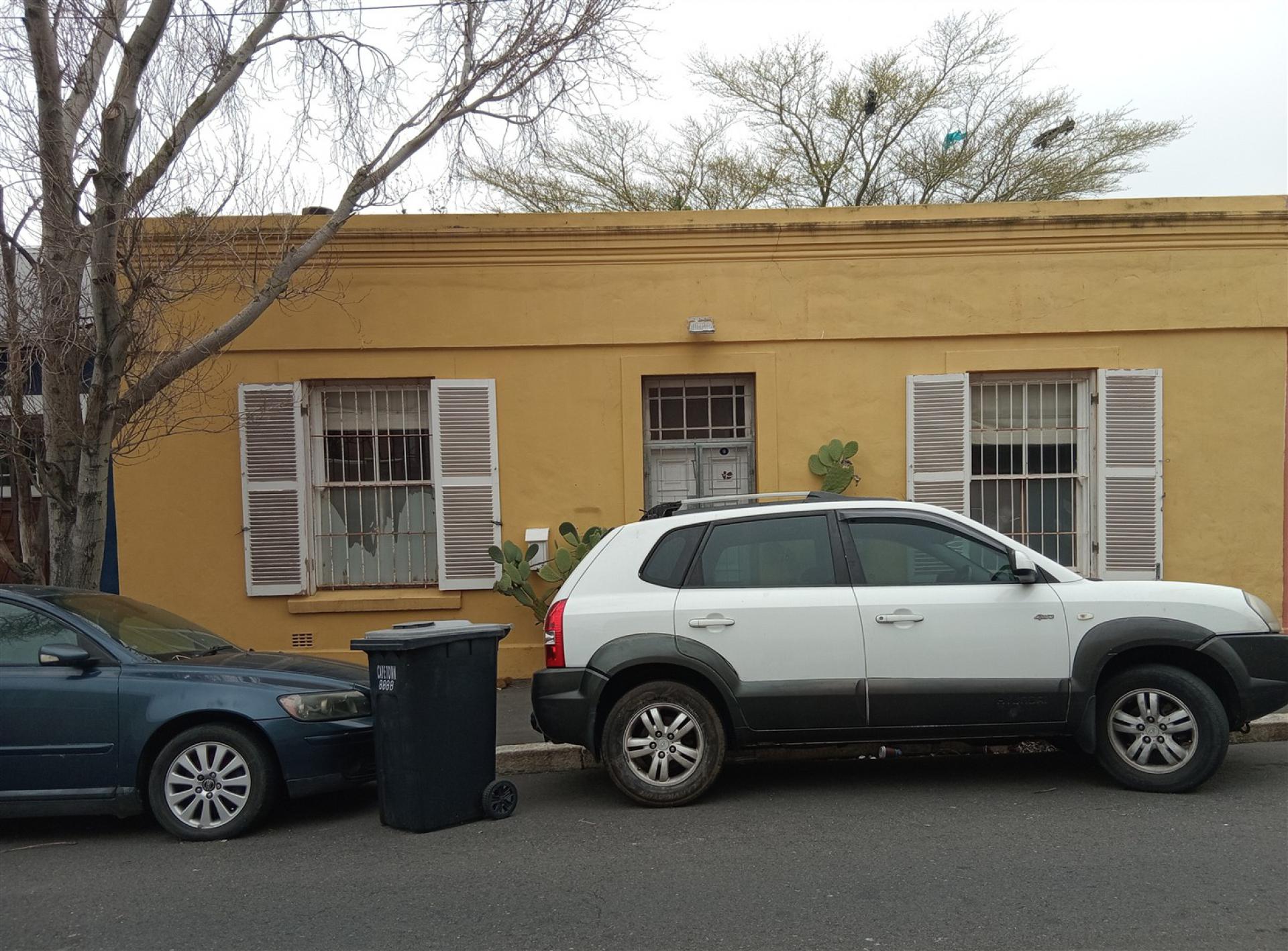 Front View of property in De Waterkant  