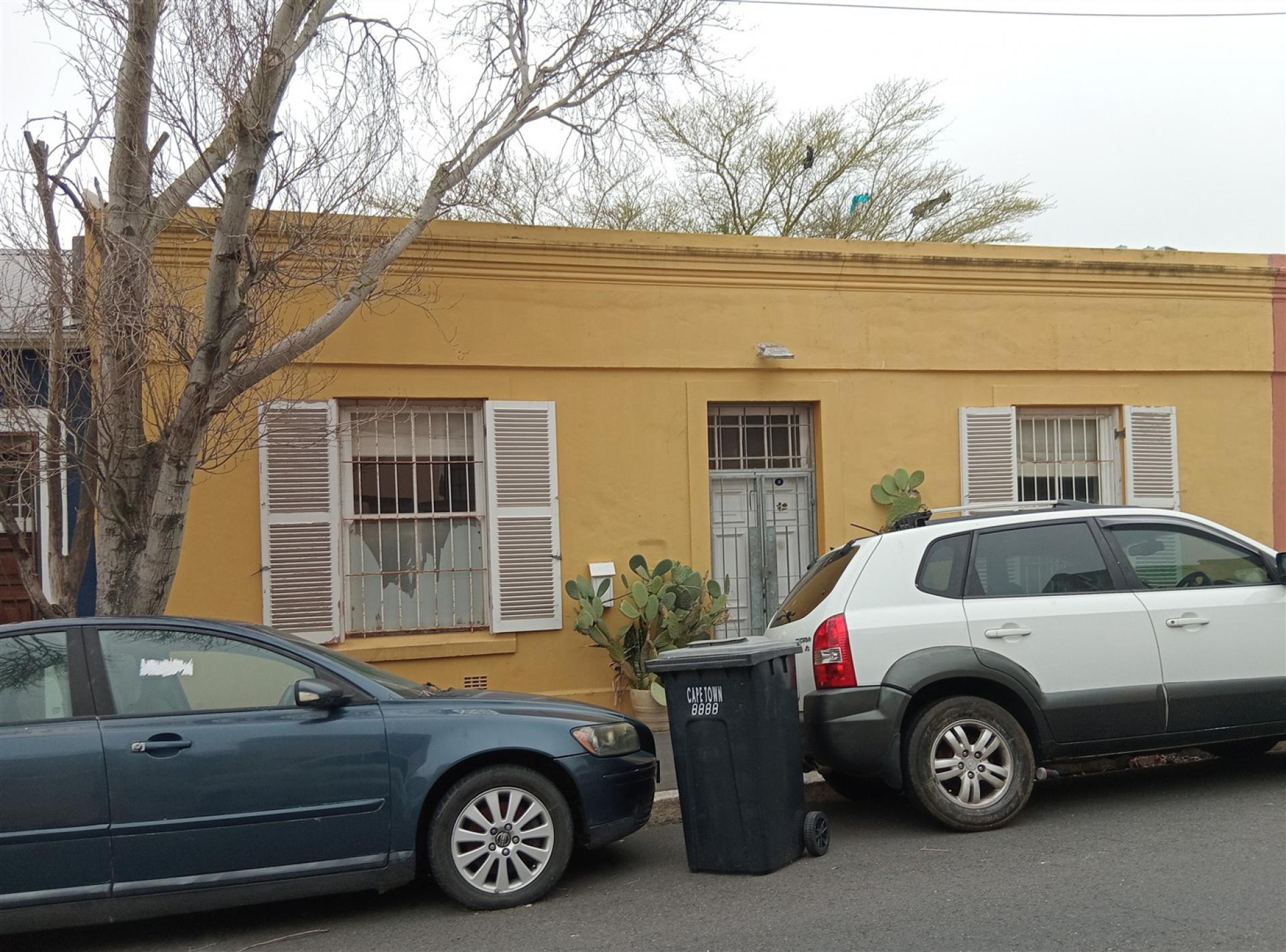 Front View of property in De Waterkant  