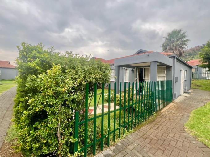 3 Bedroom Simplex for Sale For Sale in Linmeyer - MR675081