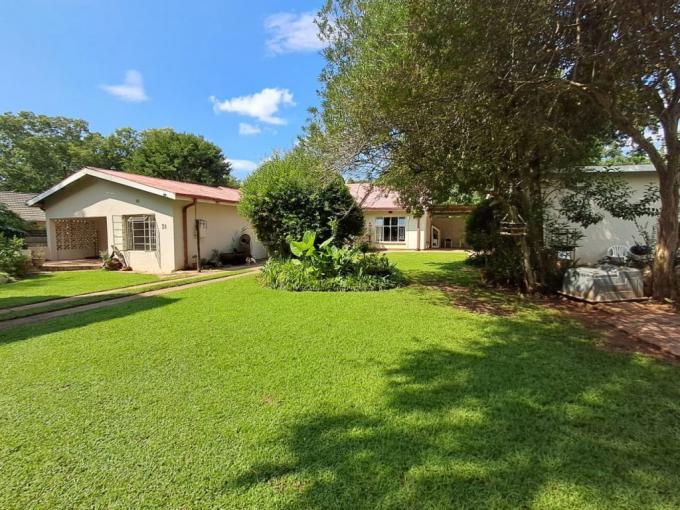 4 Bedroom House for Sale For Sale in Paulpietersburg - MR675093
