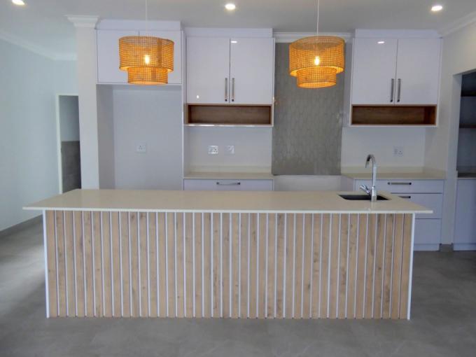 4 Bedroom House for Sale For Sale in The Sandown - MR675104