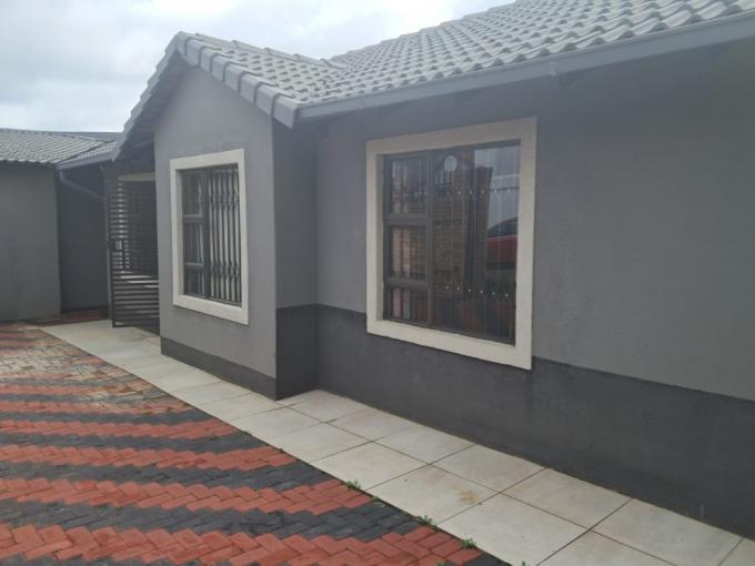 3 Bedroom House for Sale For Sale in Meredale - MR675128