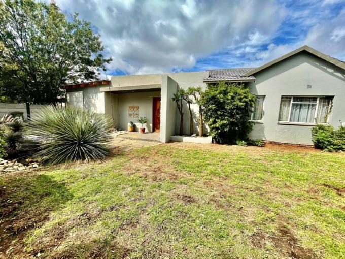 3 Bedroom House for Sale For Sale in Mayberry Park - MR675148