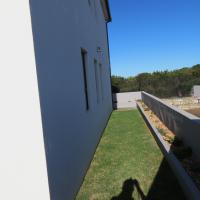  of property in Stilbaai (Still Bay)