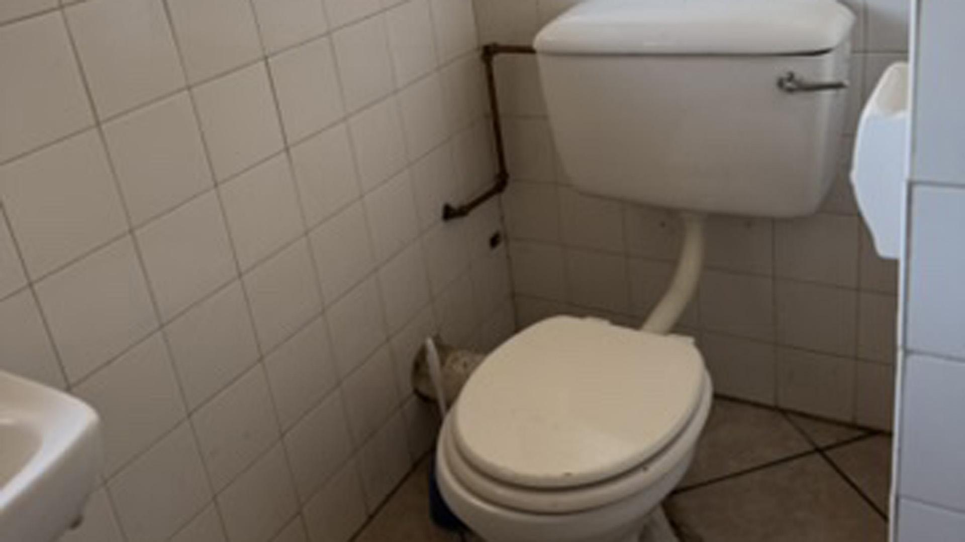 Bathroom 2 of property in Duvha Park