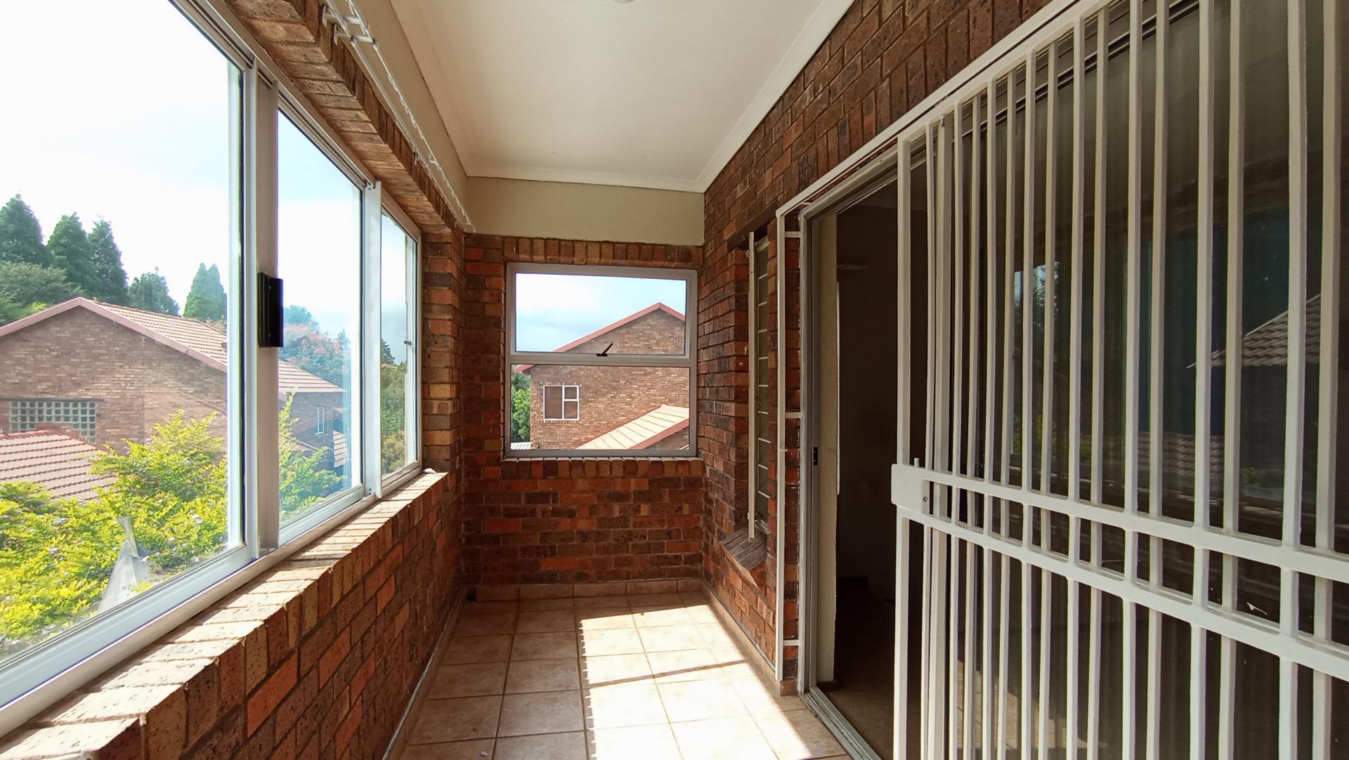 Spaces - 14 square meters of property in Weltevreden Park