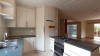 Kitchen - 10 square meters of property in Weltevreden Park