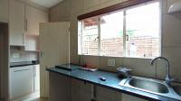 Kitchen - 10 square meters of property in Weltevreden Park