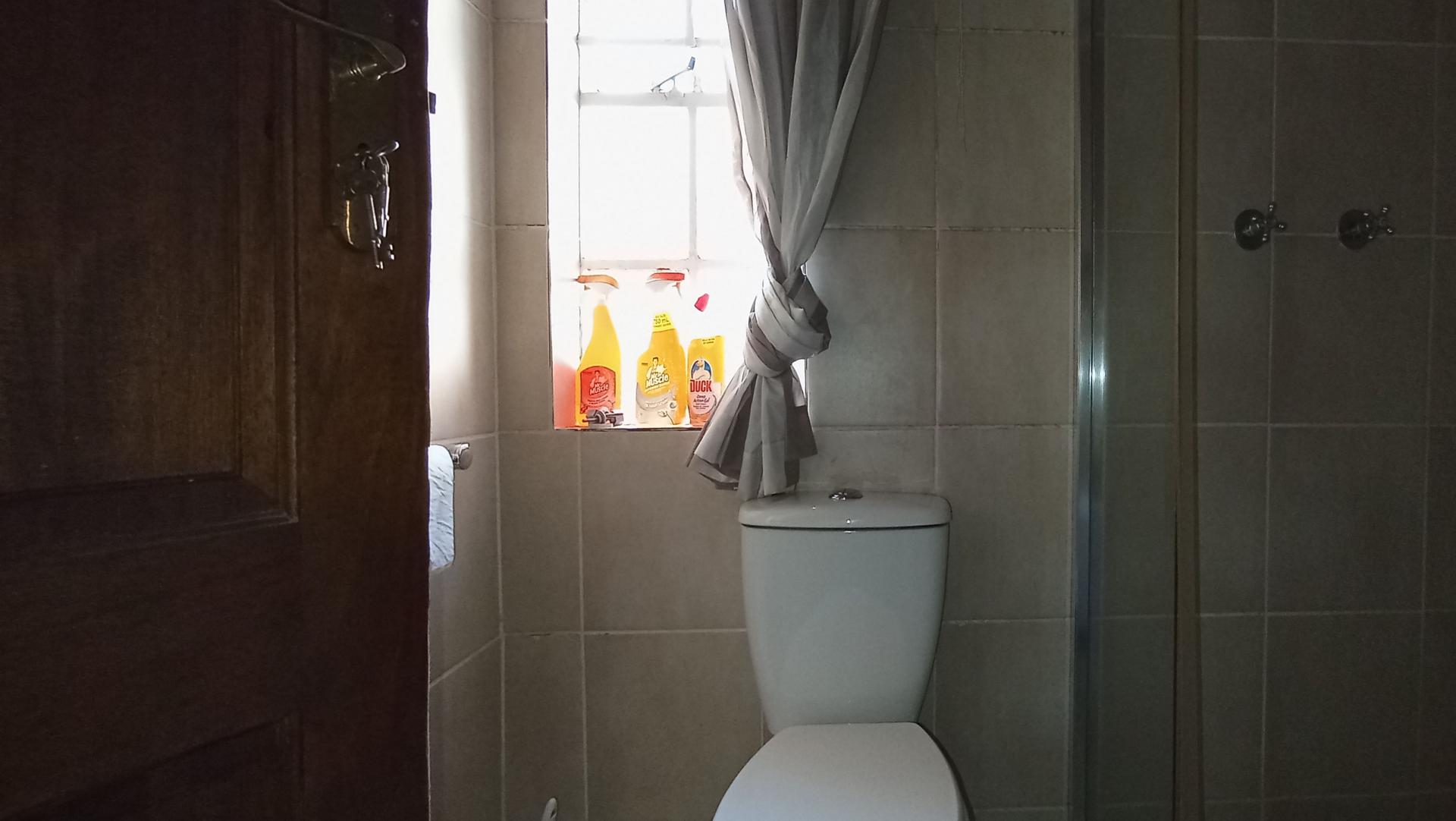 Bathroom 1 - 16 square meters of property in Atholl