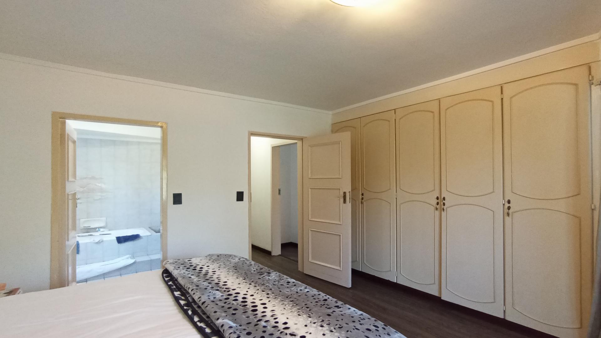 Bed Room 2 - 20 square meters of property in Atholl