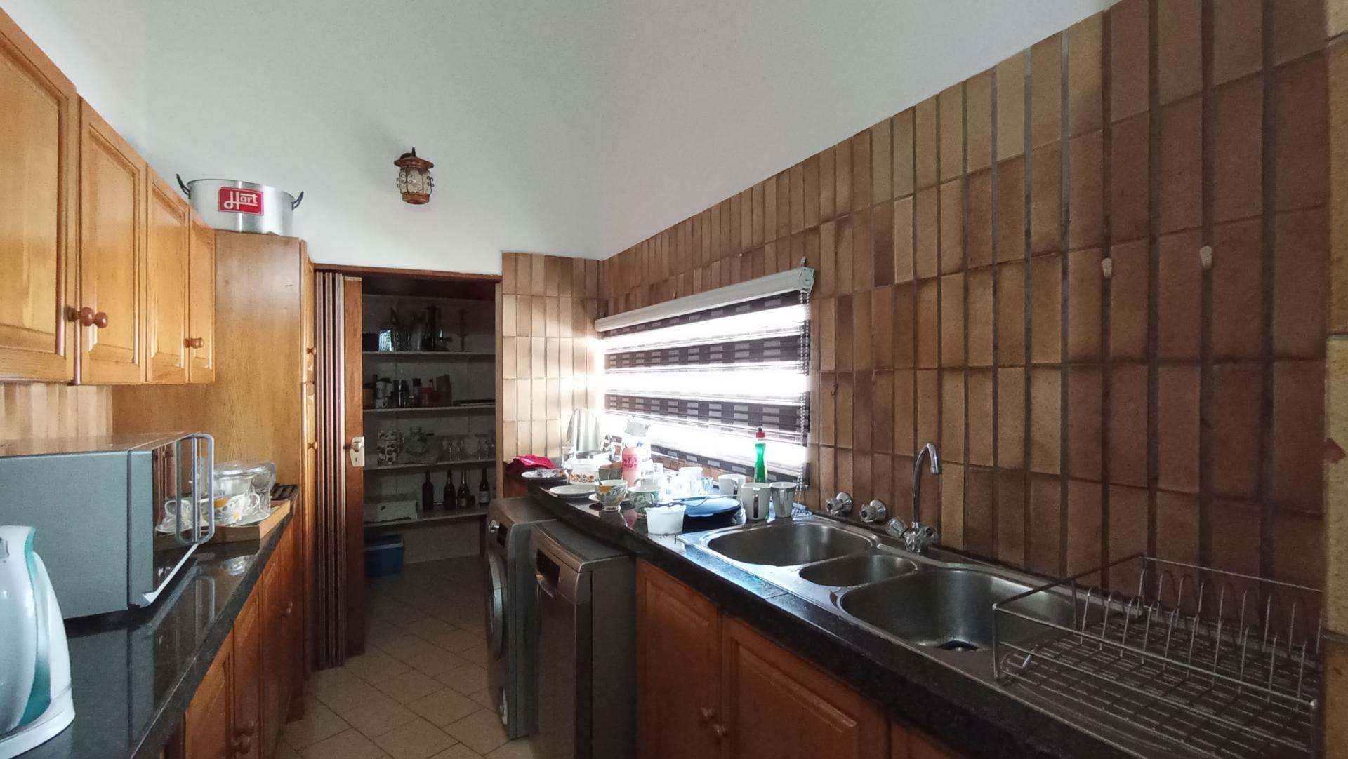 Kitchen - 34 square meters of property in Atholl