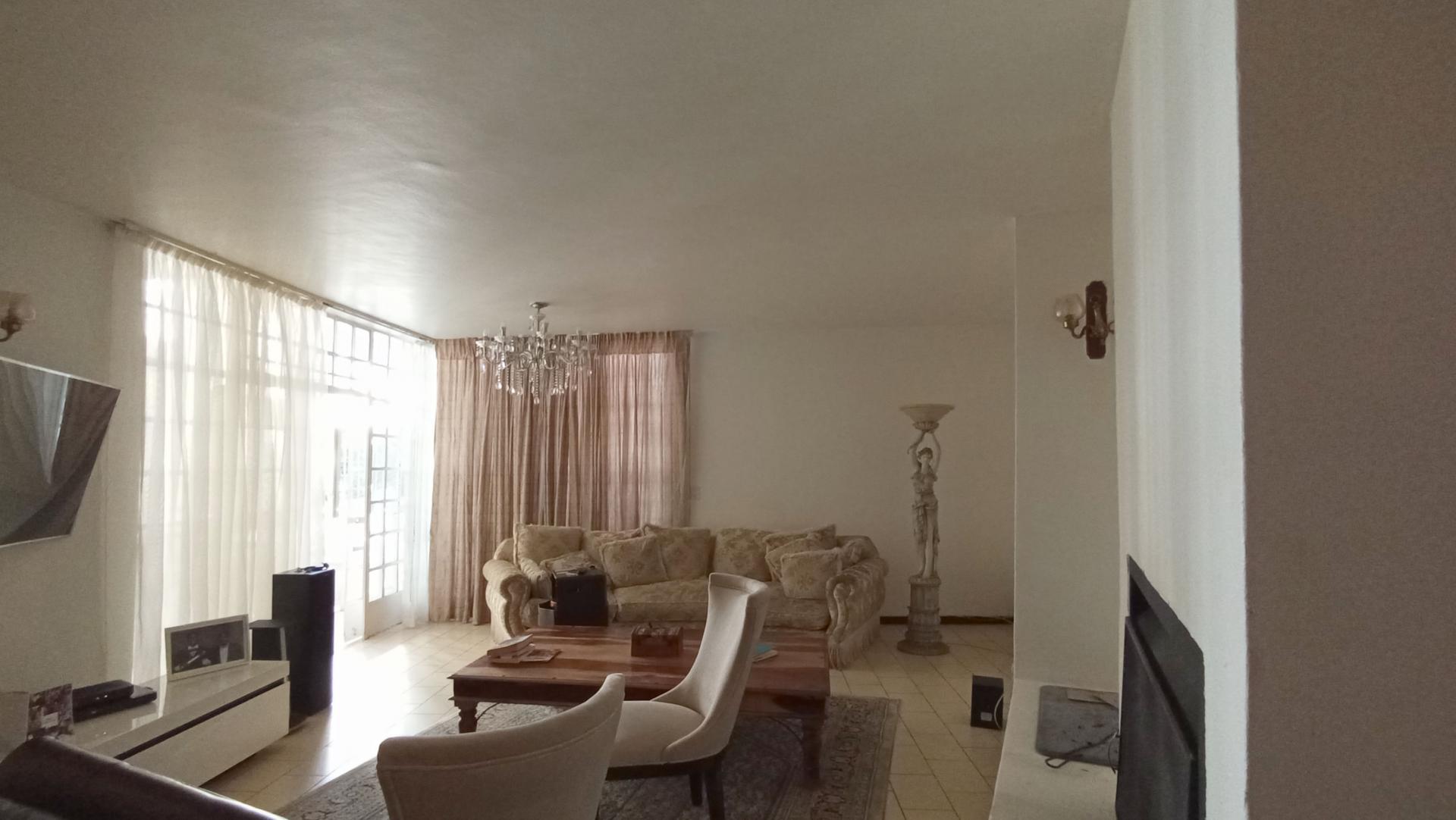 Lounges - 43 square meters of property in Atholl