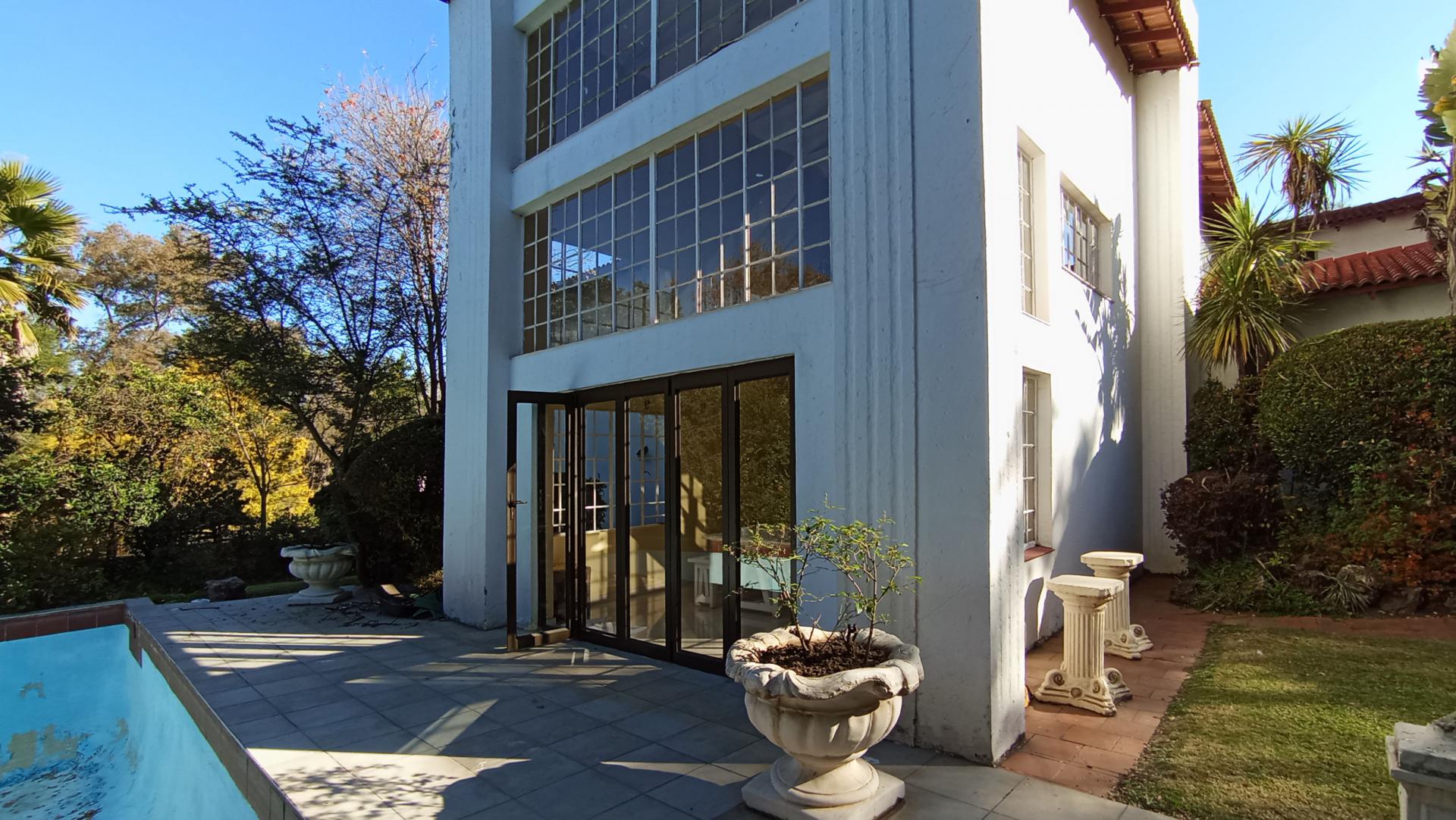 Backyard of property in Atholl