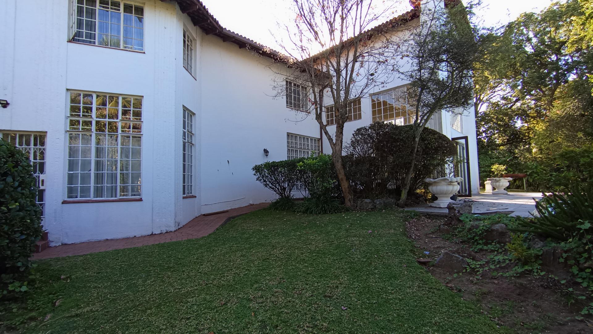 Backyard of property in Atholl