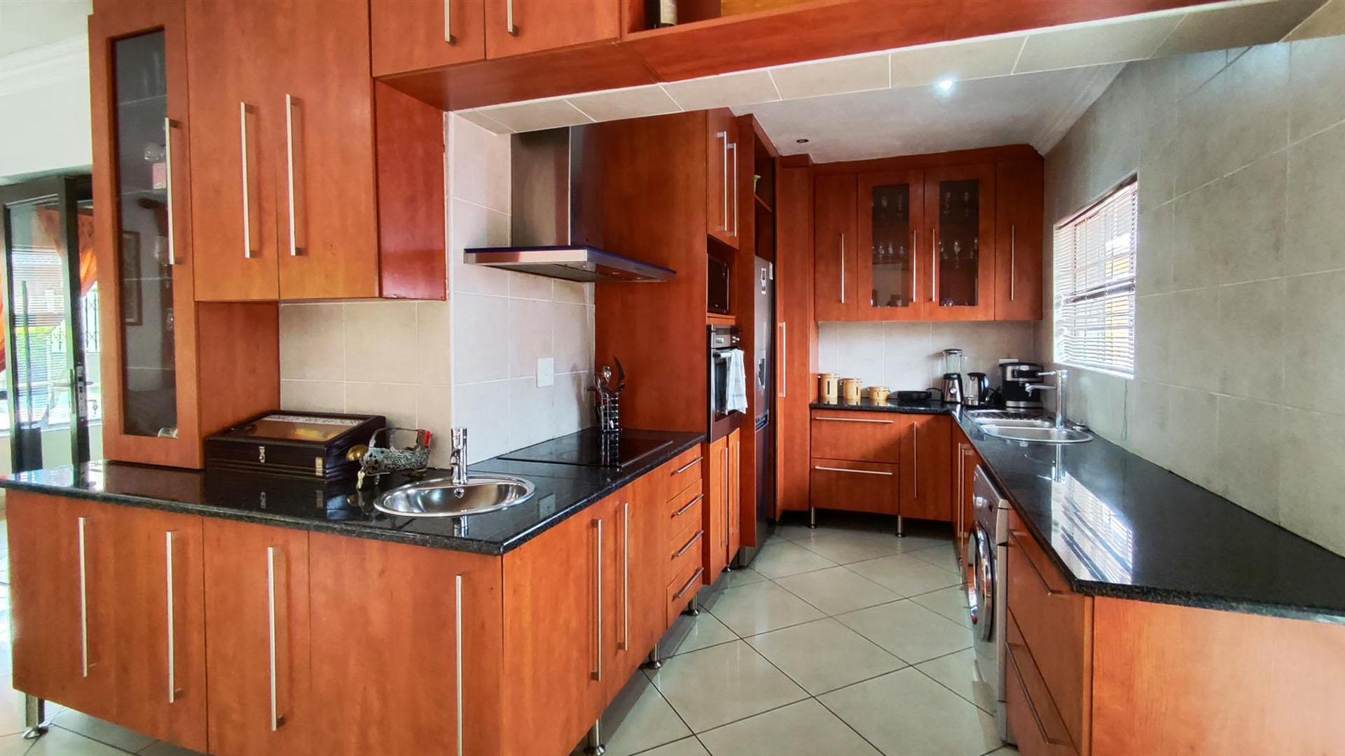 Kitchen - 13 square meters of property in Albemarle