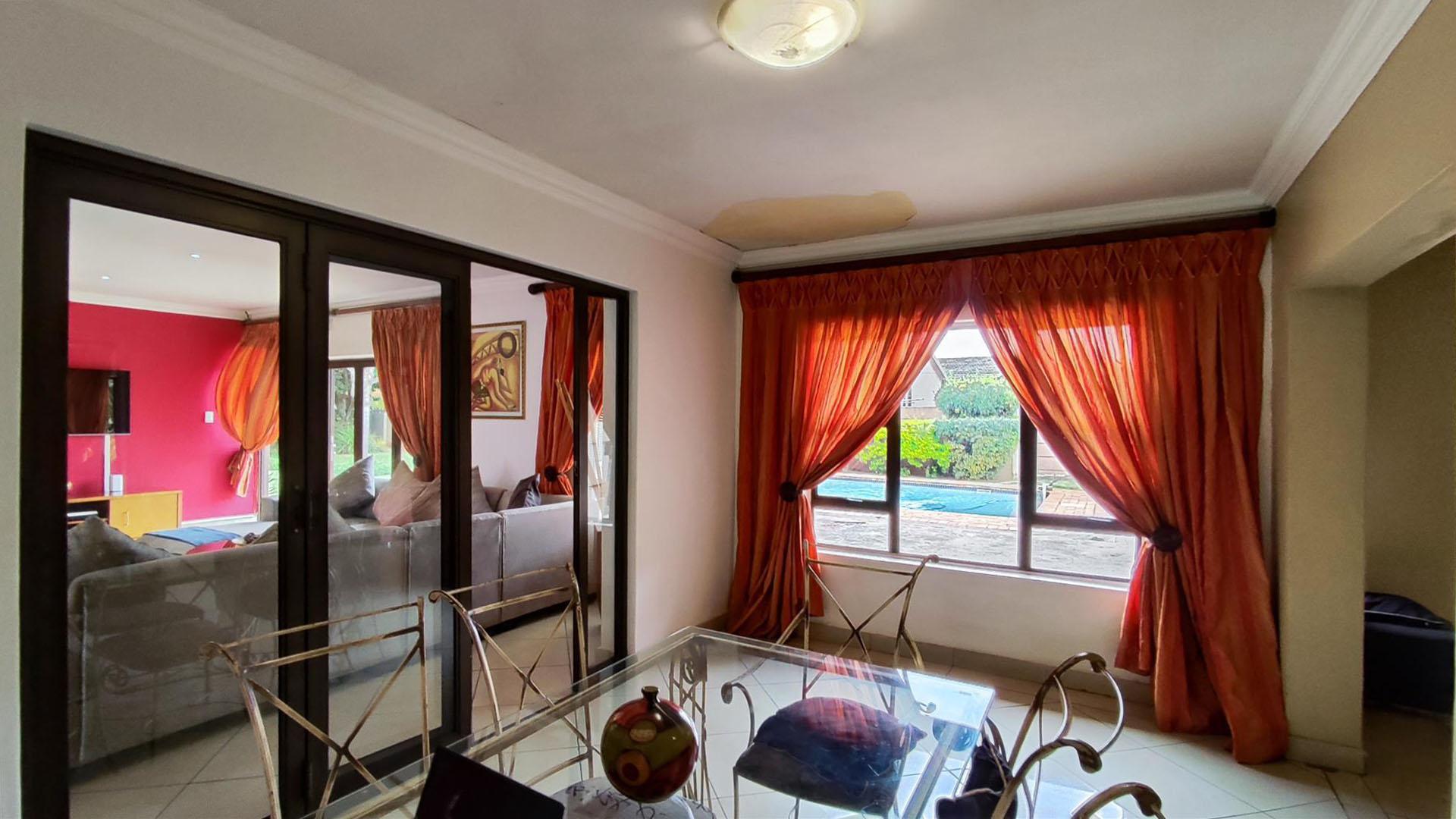 Dining Room - 18 square meters of property in Albemarle