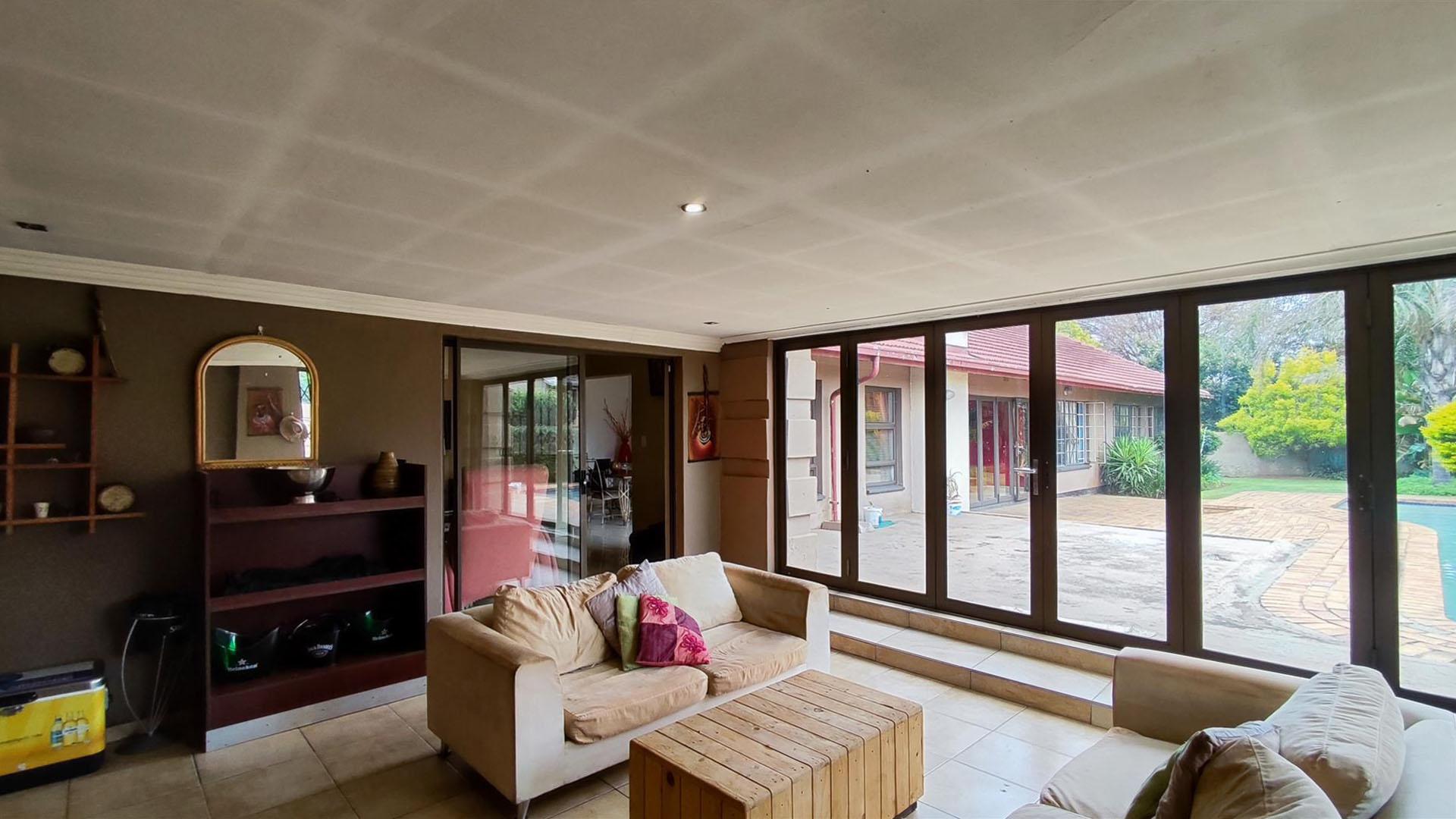 Entertainment - 30 square meters of property in Albemarle