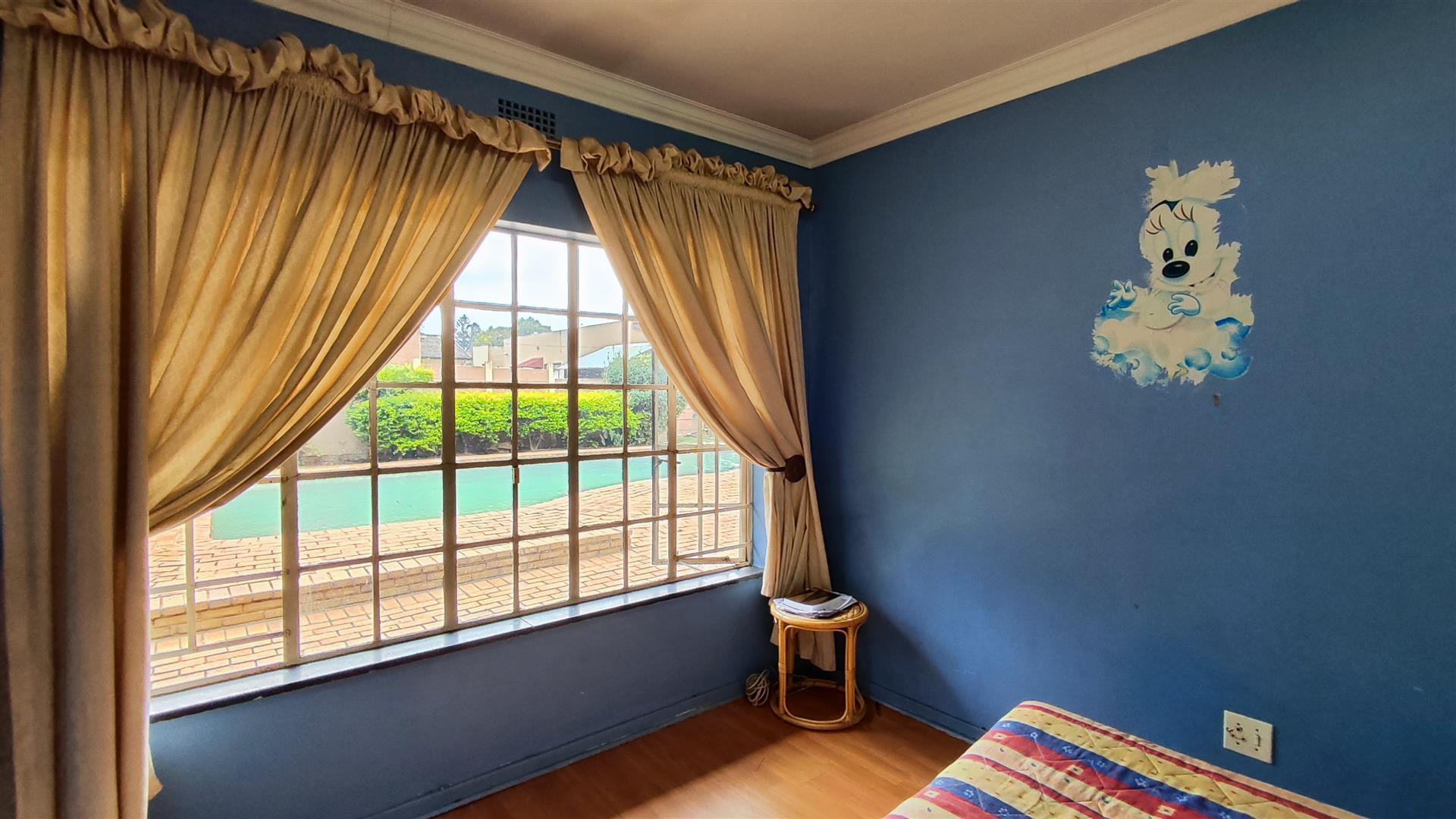 Bed Room 1 - 11 square meters of property in Albemarle