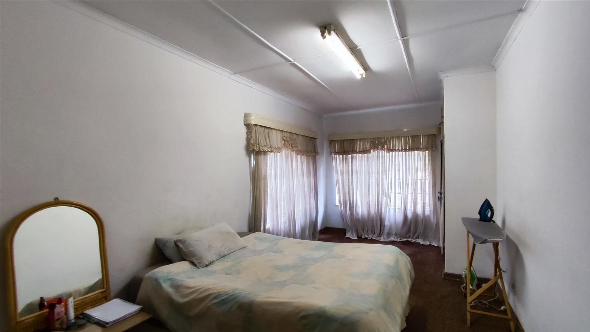 Bed Room 2 - 19 square meters of property in Albemarle