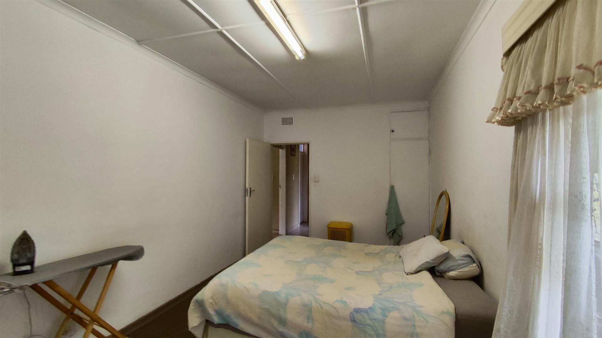 Bed Room 2 - 19 square meters of property in Albemarle