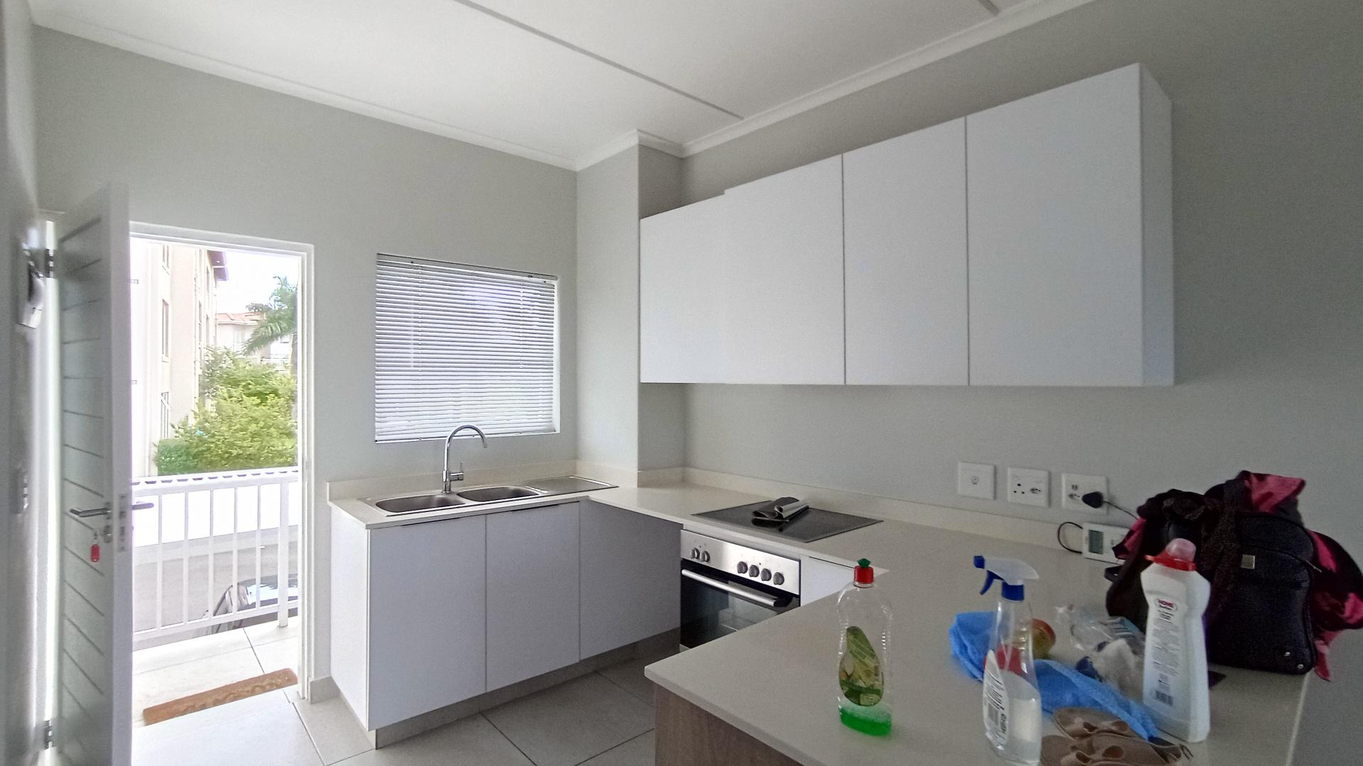 Kitchen - 10 square meters of property in Ballitoville