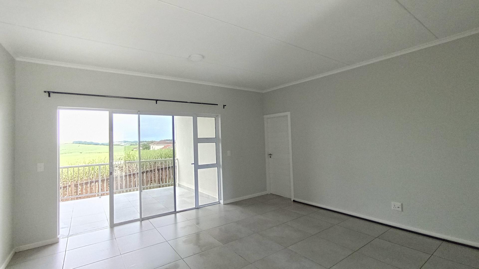 Lounges - 28 square meters of property in Ballitoville