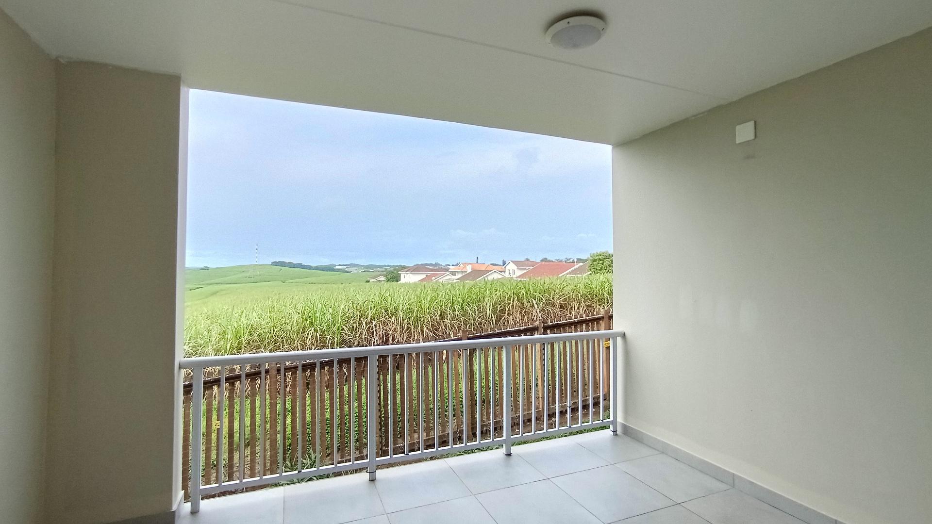 Balcony - 13 square meters of property in Ballitoville