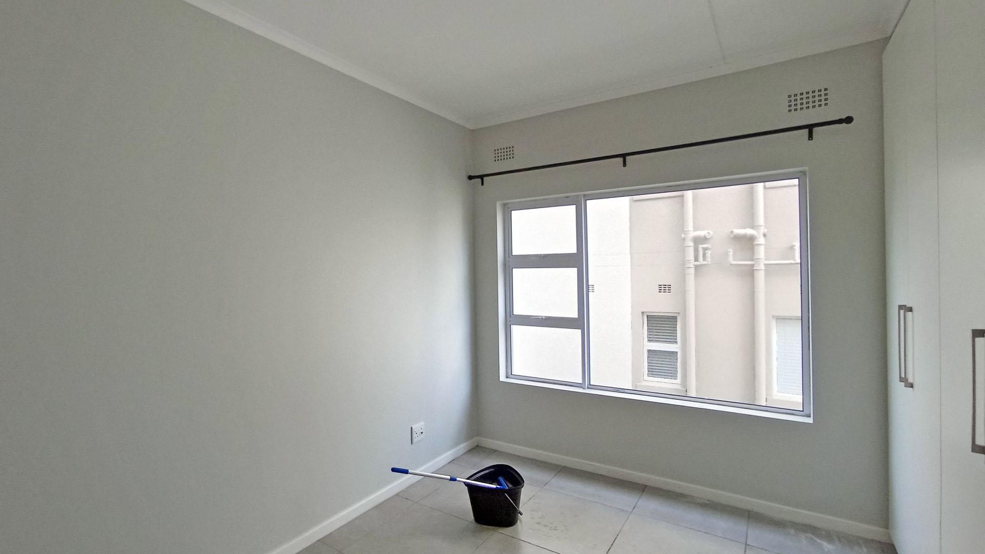 Bed Room 1 - 16 square meters of property in Ballitoville