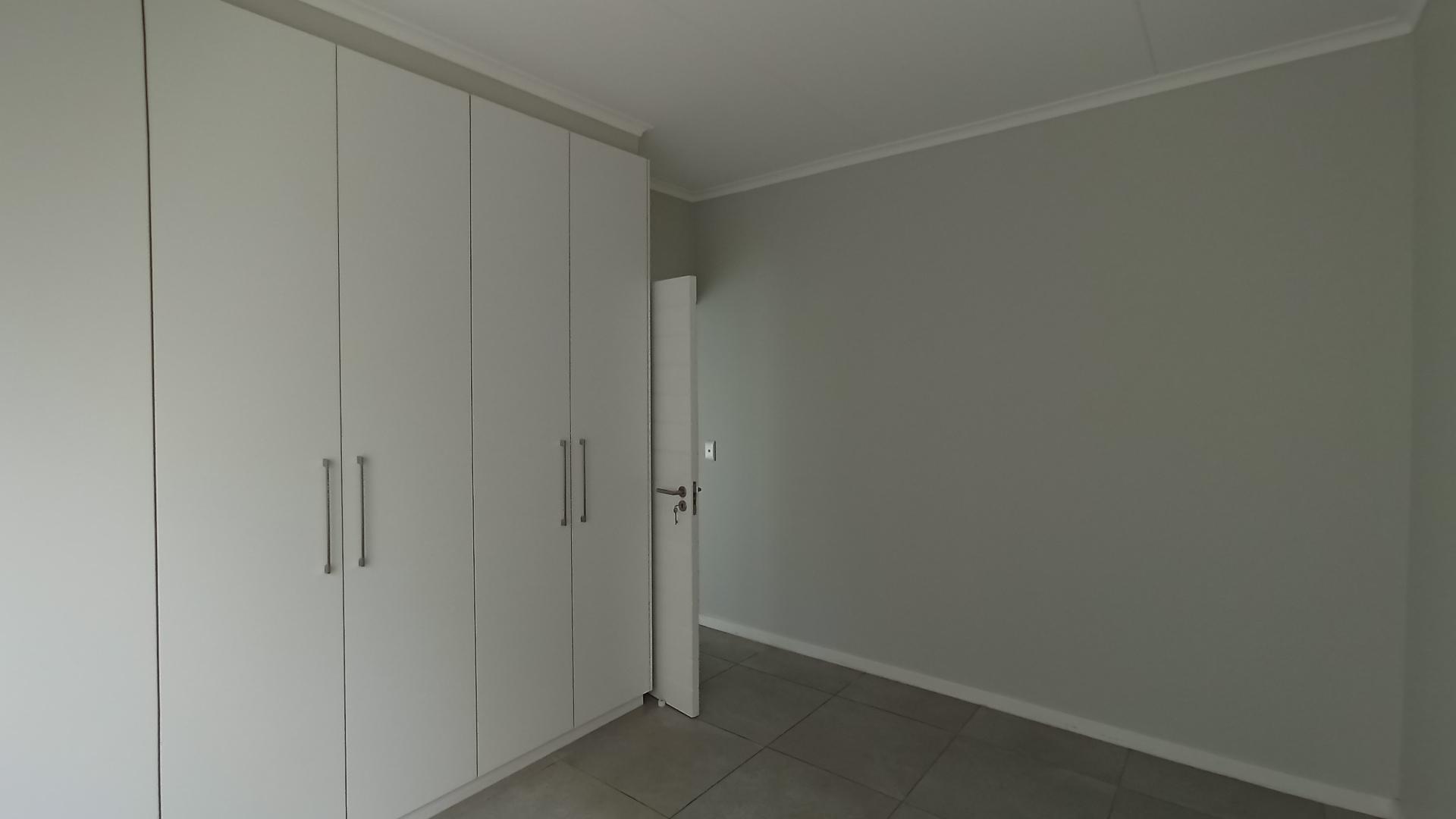 Bed Room 1 - 16 square meters of property in Ballitoville