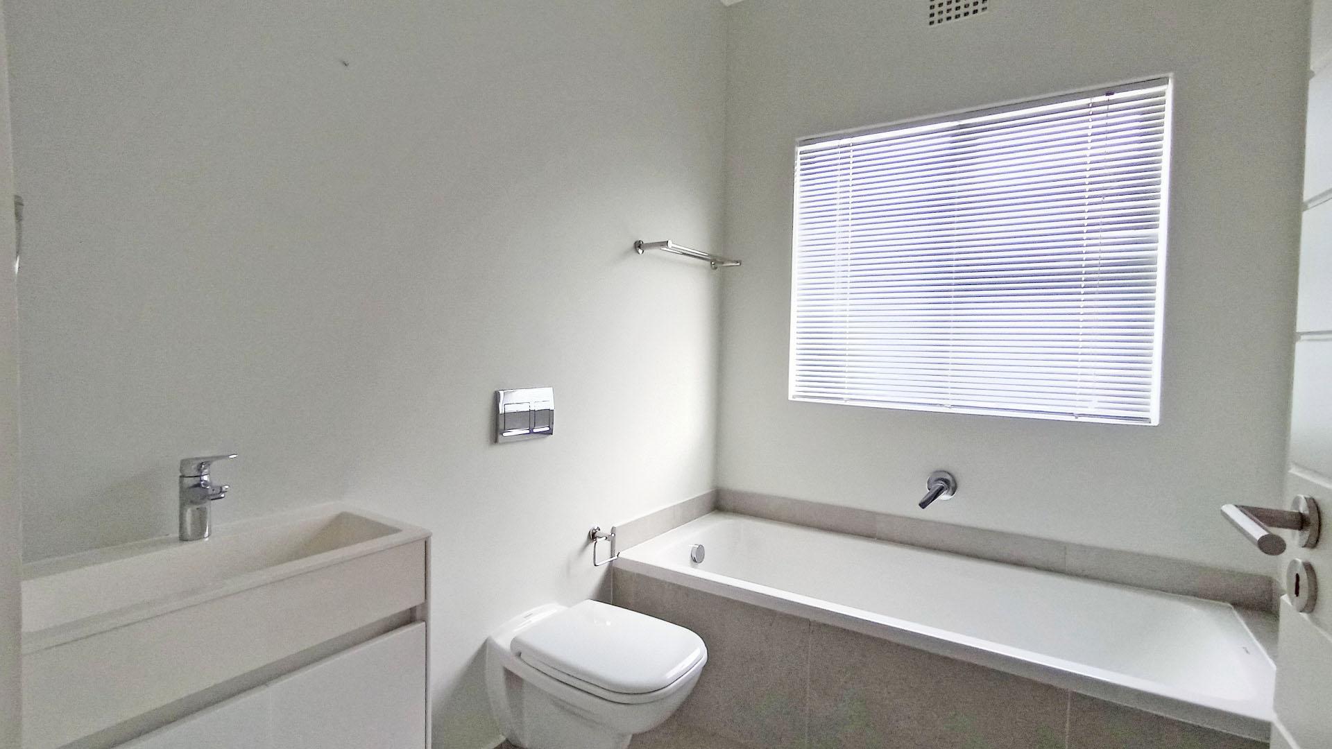 Bathroom 1 - 6 square meters of property in Ballitoville