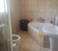 Bathroom 1 of property in Paarl