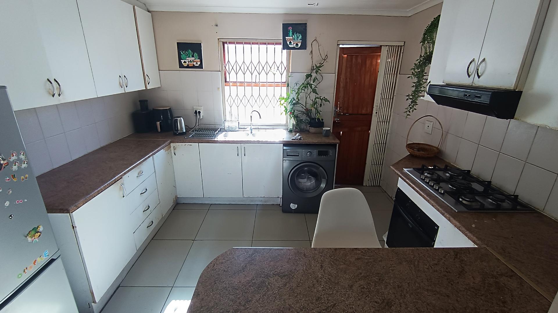 Kitchen - 11 square meters of property in Parklands