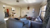 Lounges - 22 square meters of property in Parklands