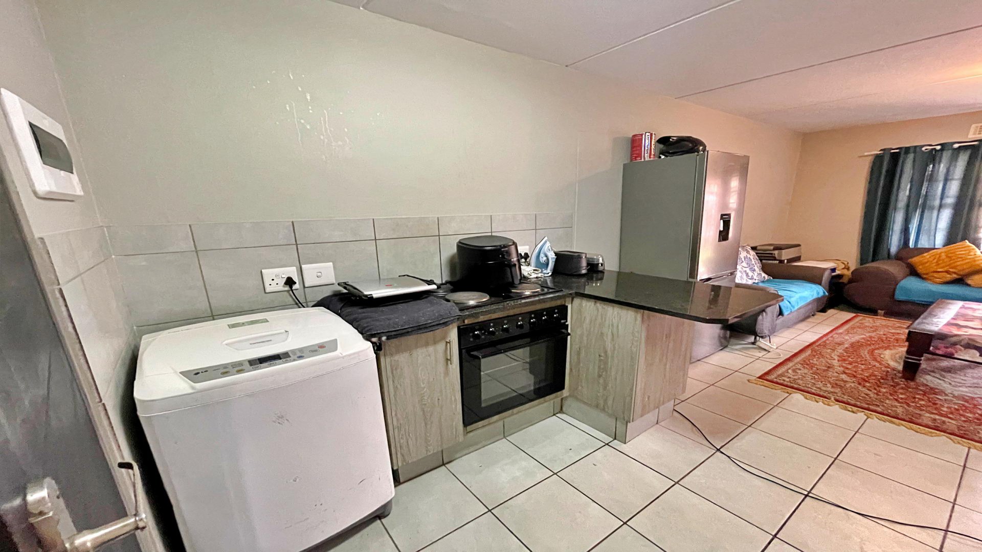 Kitchen of property in Heuweloord
