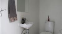 Guest Toilet - 2 square meters of property in Broadacres