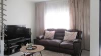 Lounges - 9 square meters of property in Broadacres