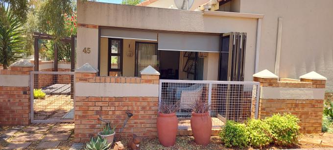 2 Bedroom Sectional Title for Sale For Sale in Tyger Valley - MR675219