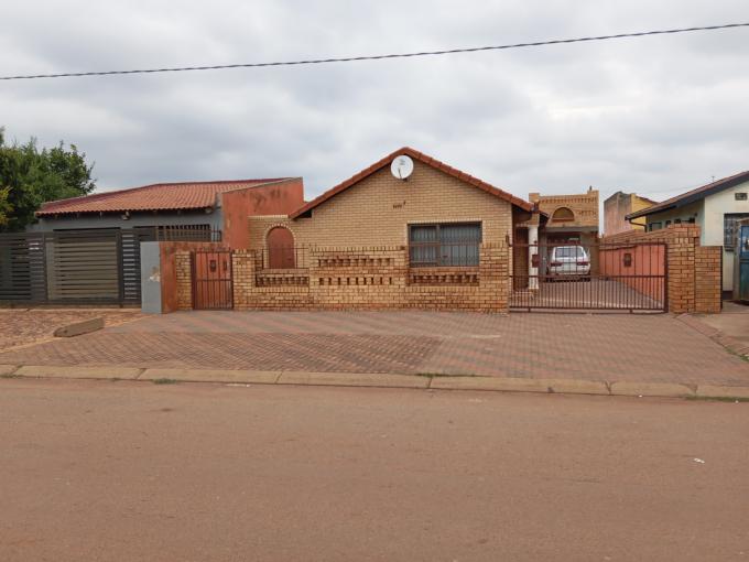 3 Bedroom House for Sale For Sale in Protea South - MR675255